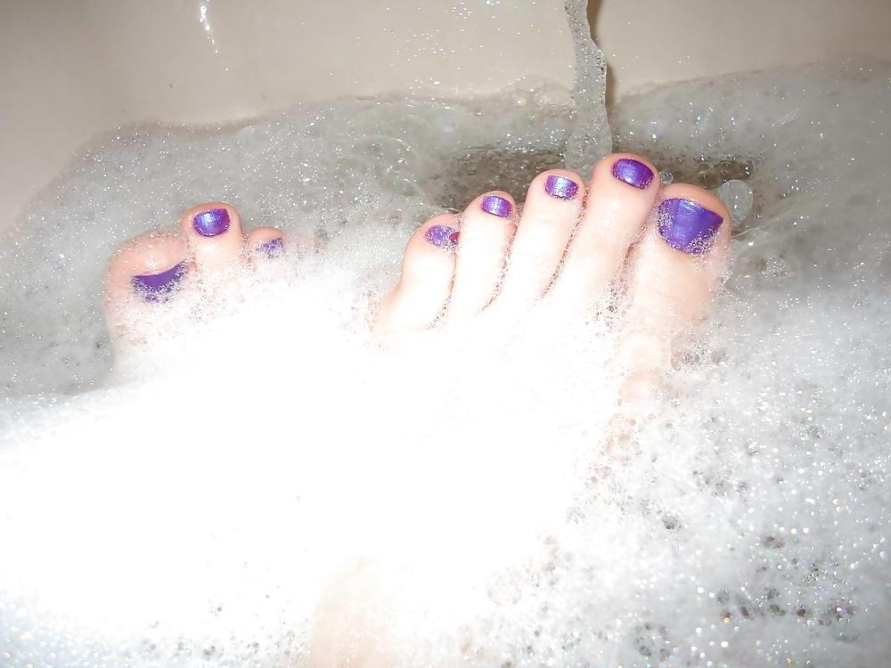 16P Friends Teen Feet