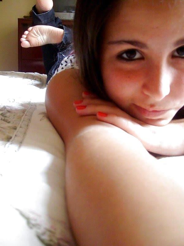 16P Friends Teen Feet