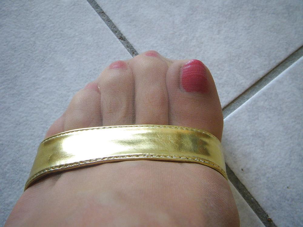 8P Golden shoes