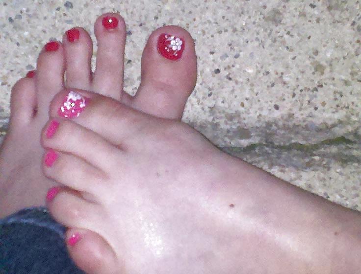 4P Wife and her friend's feet