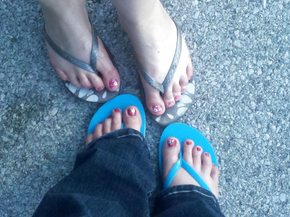 4P Wife and her friend's feet