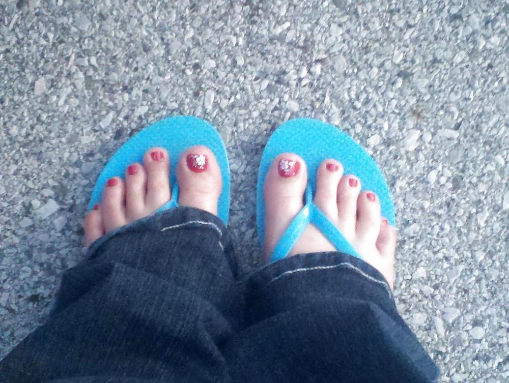 4P Wife and her friend's feet