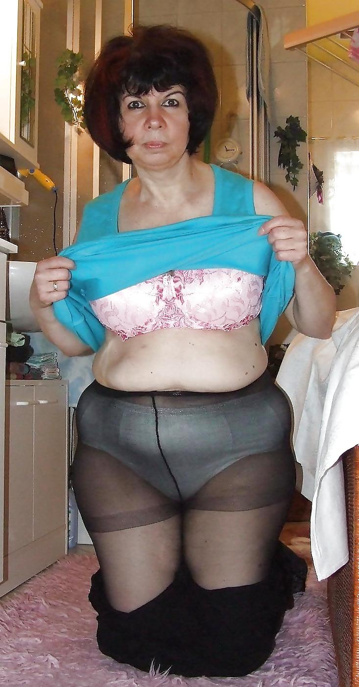 25P Bbw in pantyhose