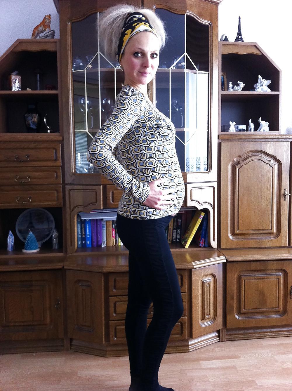 25P Ukrainian preggo milf