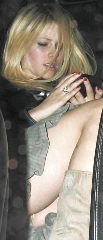 9P Avril Lavigne nip ass slip 