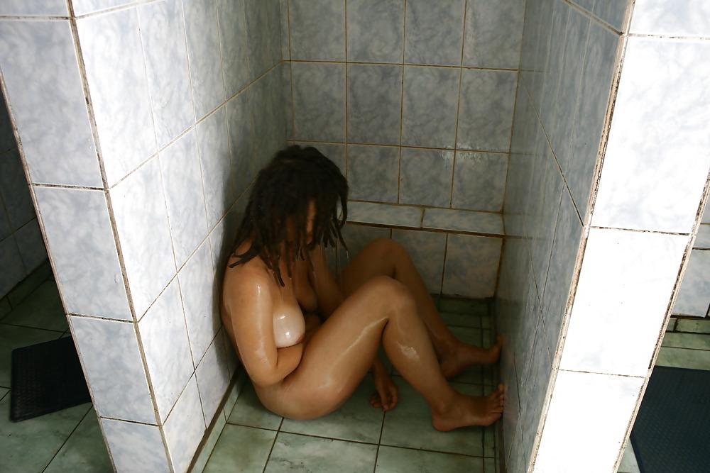 16P Girls in a shower