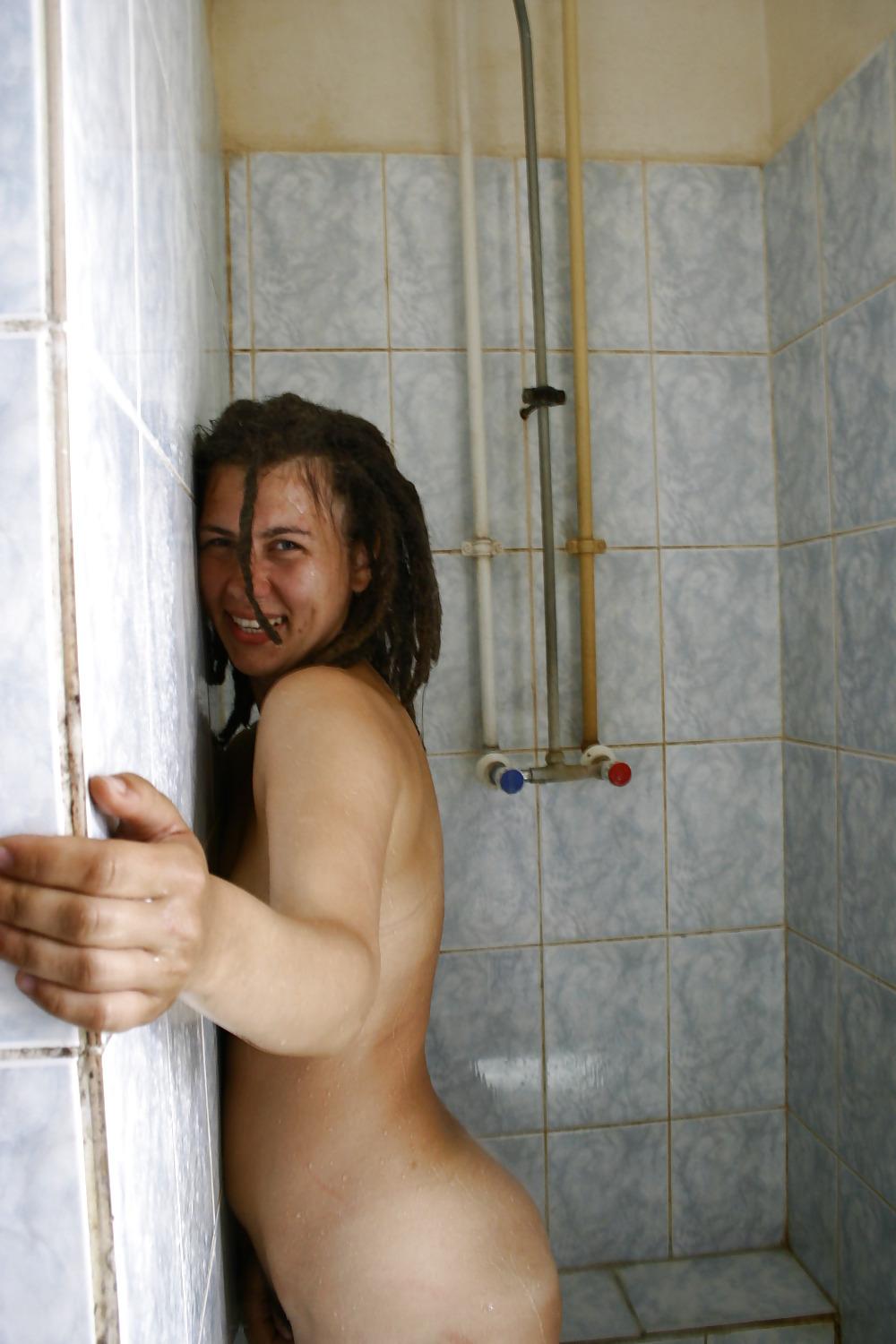 16P Girls in a shower