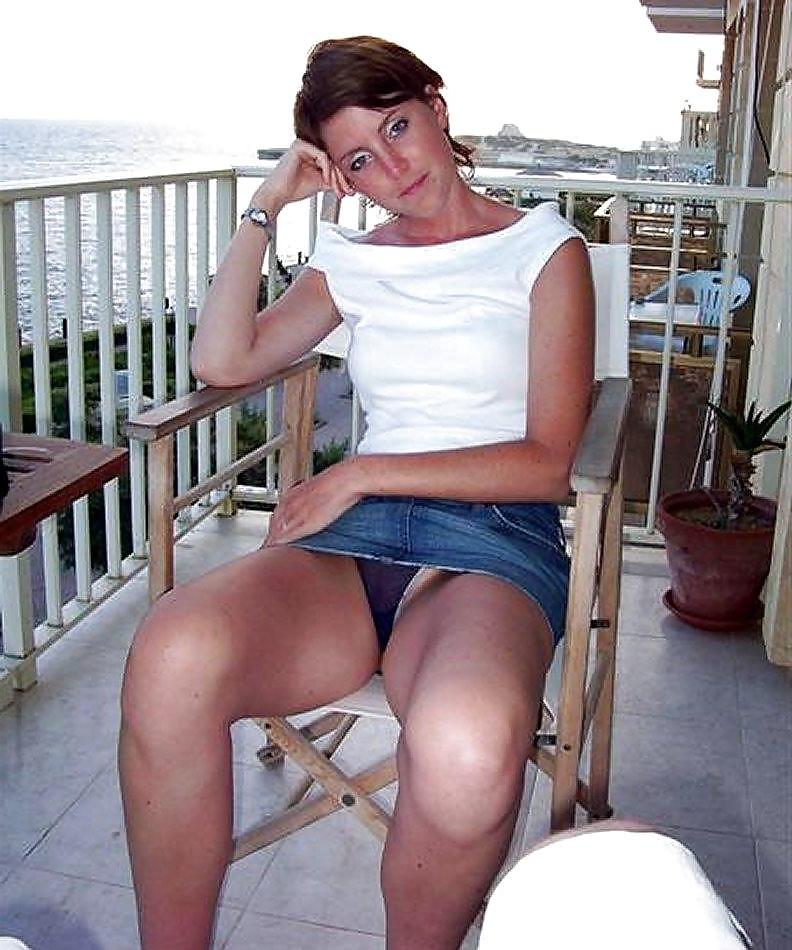 22P Gorgeous Redhead Amateur Likes To Blow Cock