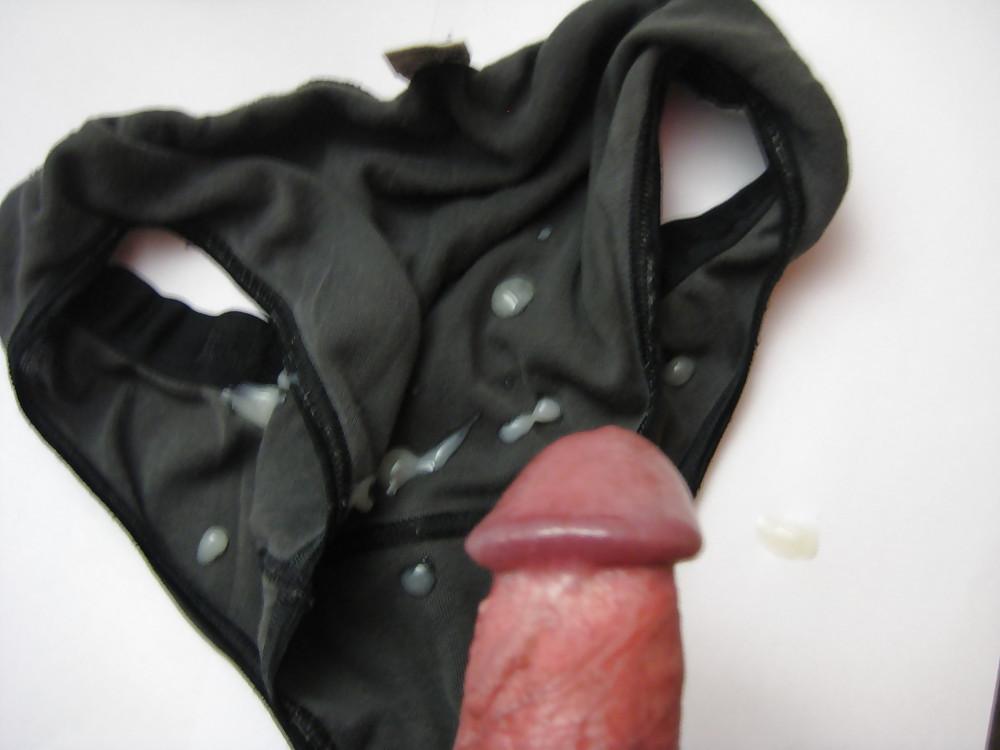 5P Geil in den slip einer urlaubsfreundin gewichst