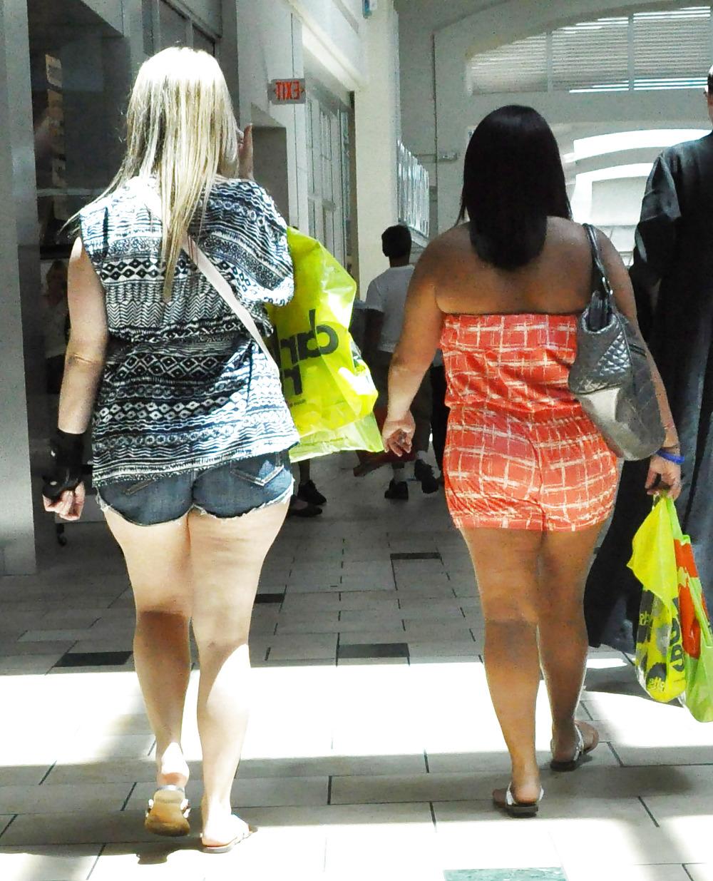 22P BBW's in Public - Juciy Fat Asses
