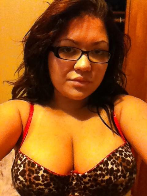 25P Cleavage Teen Bree
