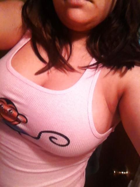 25P Cleavage Teen Bree