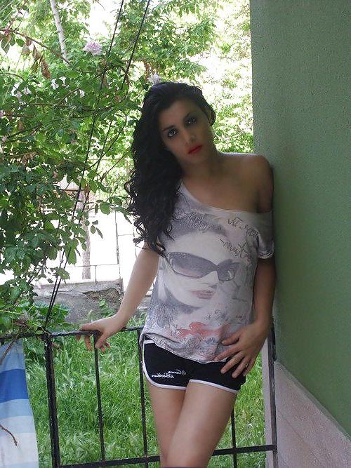15P Turkish girl: Dicle