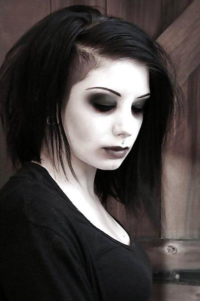 17P I took a fancy for some girls from the gothic side today...