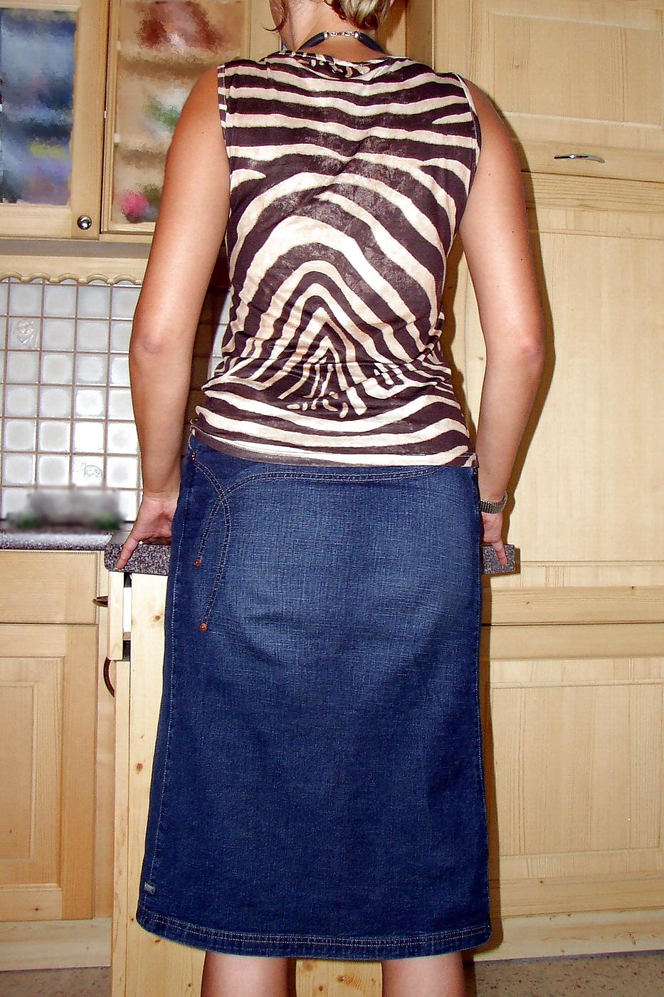 17P Ehestute barbara in the kitchen