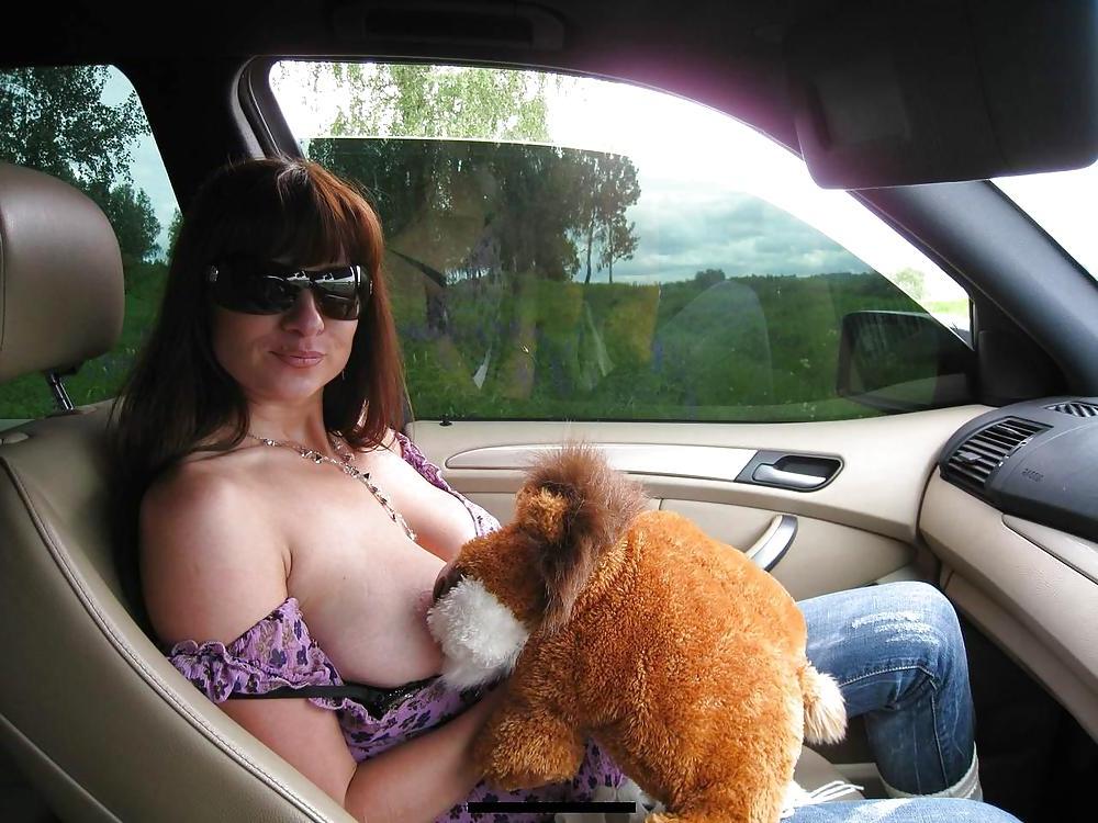 16P Naughty Milf Posing Nude