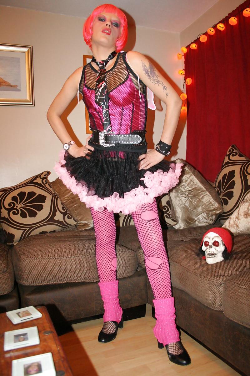 25P British Hallowe'en Whore