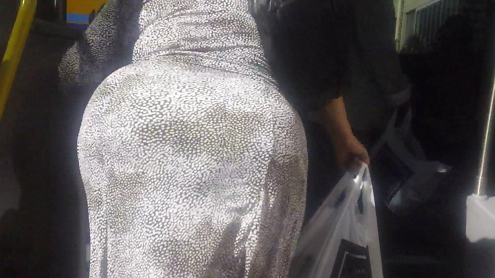 4P HUGE ASSES BOUNCING AROUND IN PUBLIC!!!!