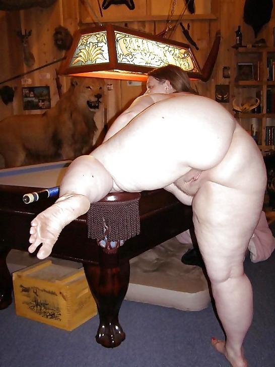 25P Bbw ass show pussy and sag belly