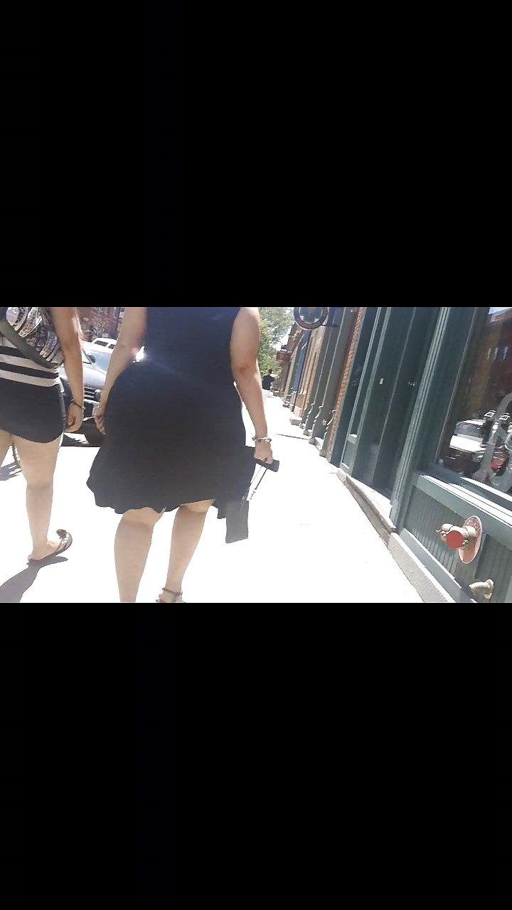 4P MONSTER ASSES BOUCING AROUND IN PUBLIC!!!!! 