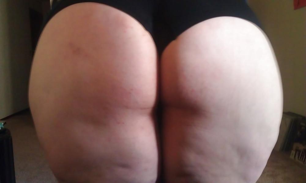 10P BBW Hipster in nylons and pussy and ass shots