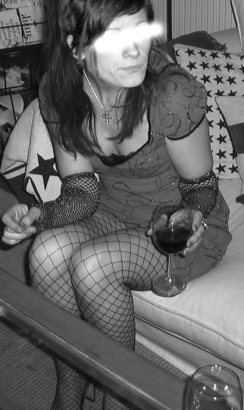 9P Mireille 30year slut !!!!... tribune please....part. four