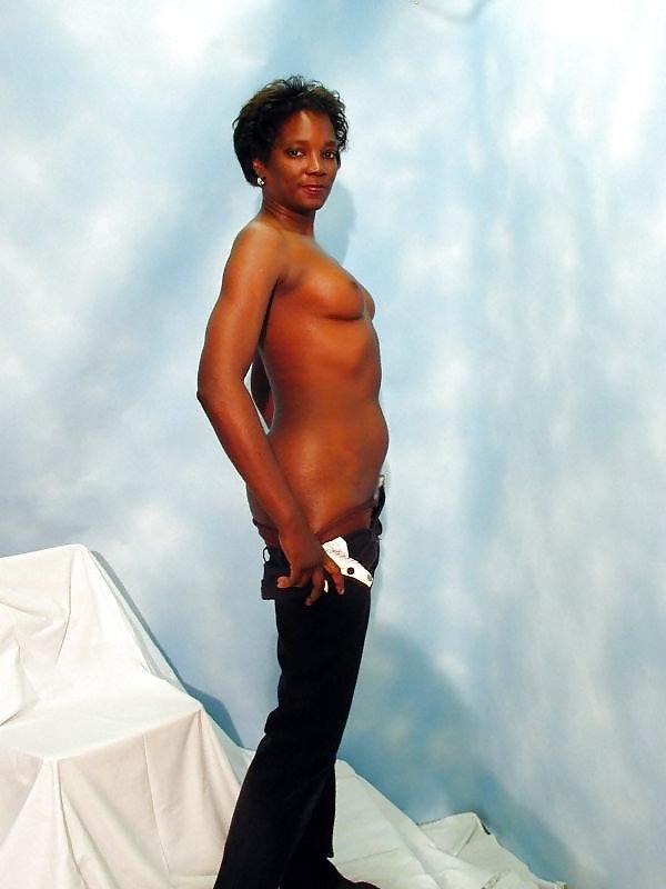 25P Mature ebony, femme mure black.