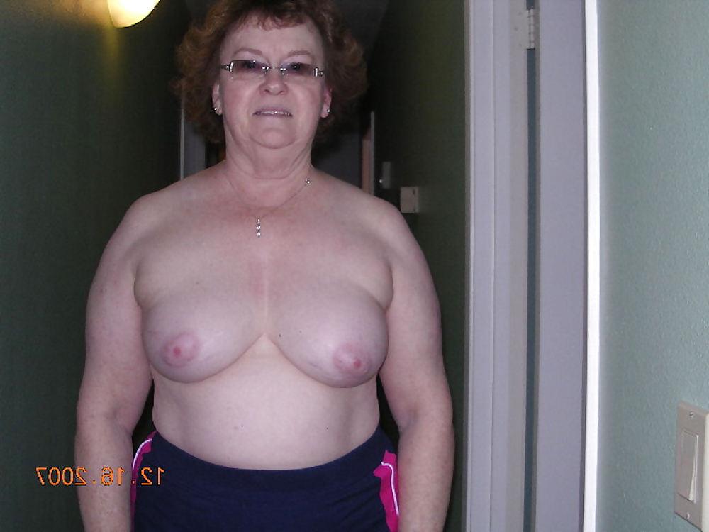 25P White Women Titties from the net #2