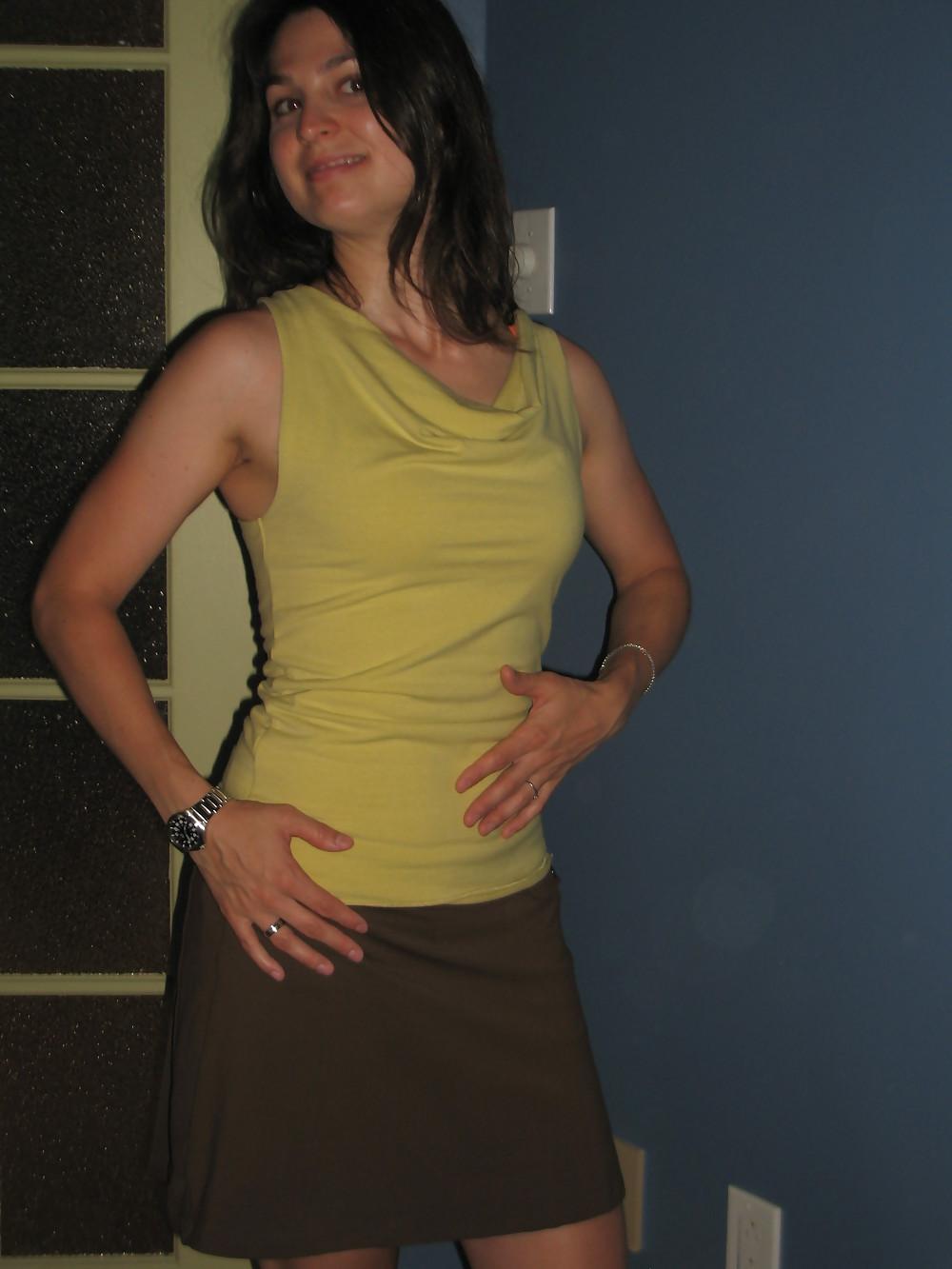 25P Big Nipple Milf
