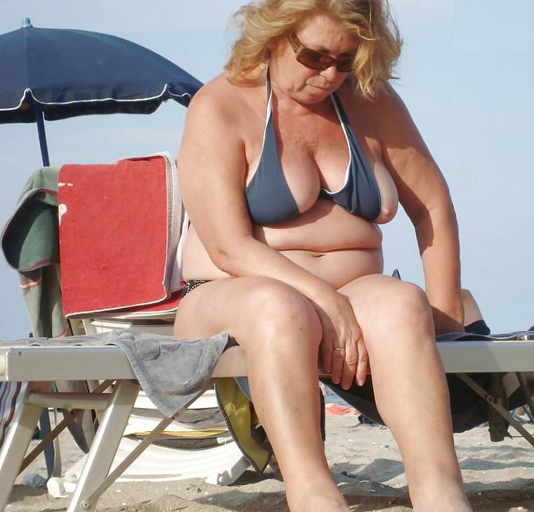 15P Older women, grannies nipples