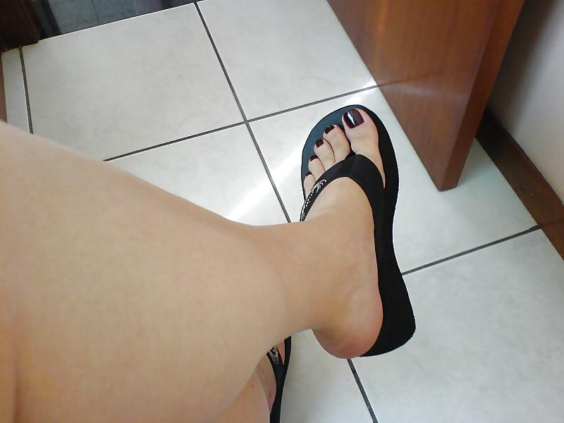 25P Nice feet