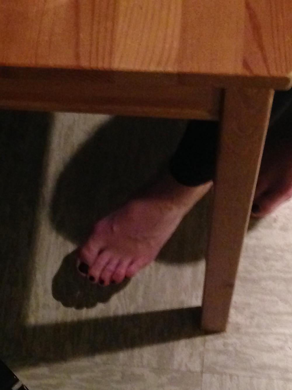 25P Nice feet