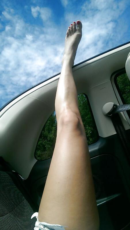 25P Nice feet