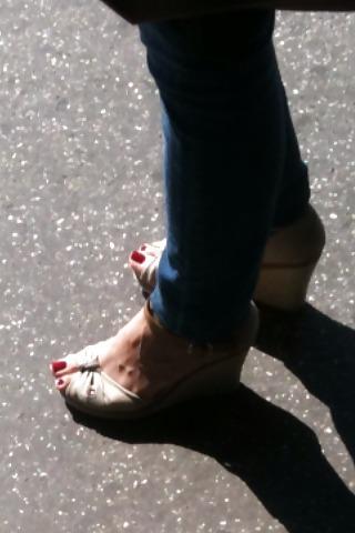 25P Nice feet