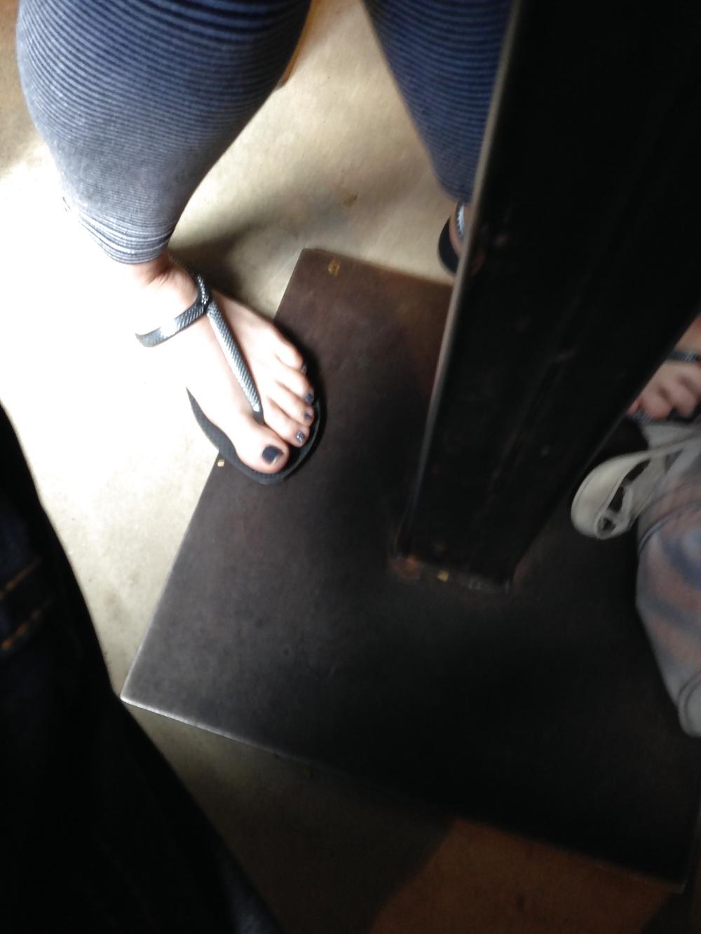 25P Nice feet