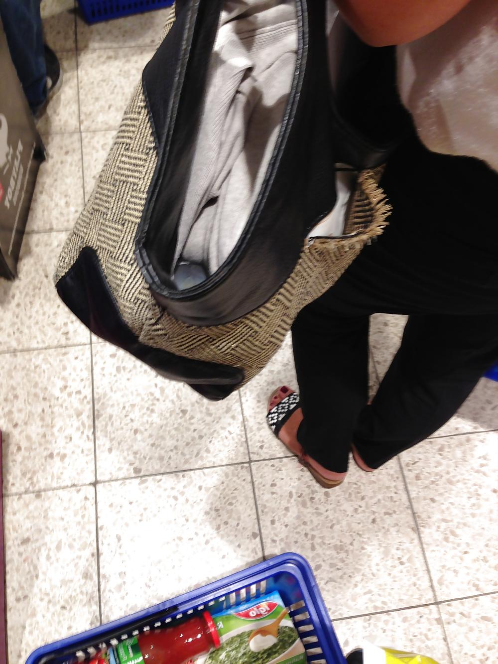 25P Nice feet