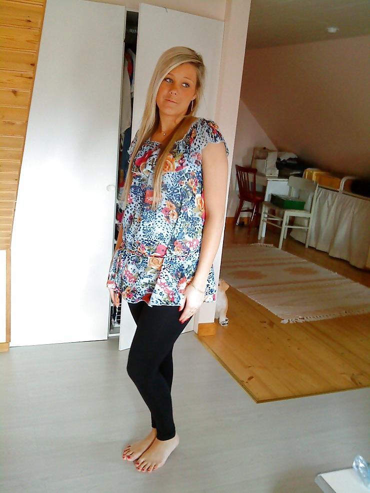 25P Nice feet
