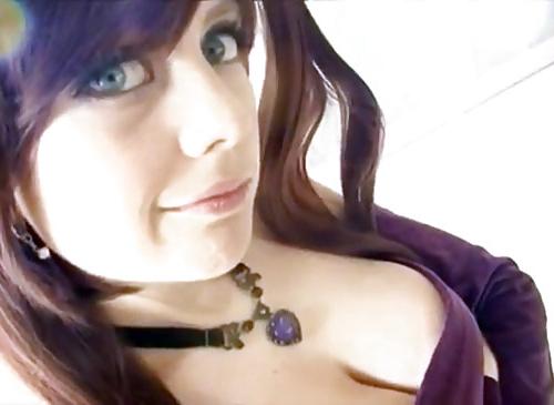 18P Fantastic cleavage