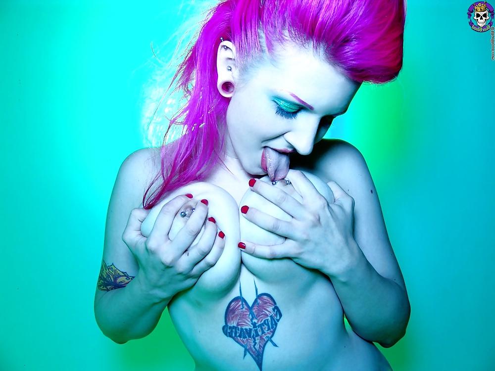 6P These pics arent me or people i know
