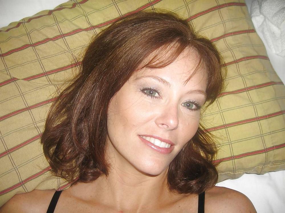 25P Hot MILF Charlotte