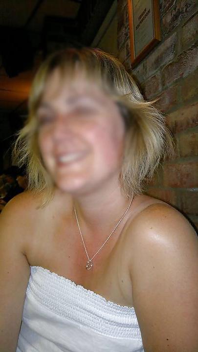 14P Amy 28 year old British MILF