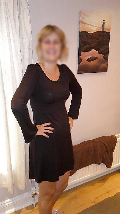 14P Amy 28 year old British MILF