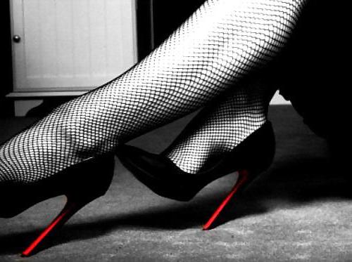 25P Black White and Red
