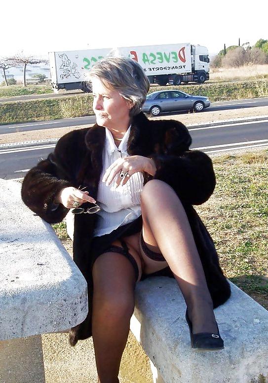 24P Mature women is forgot her slip 6.