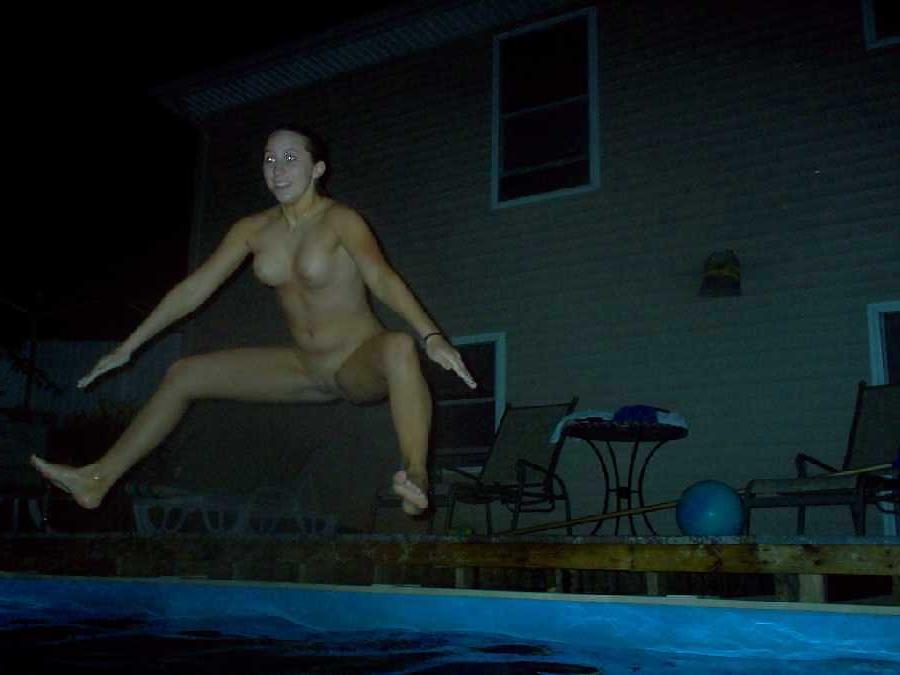 7P Nude pool dare