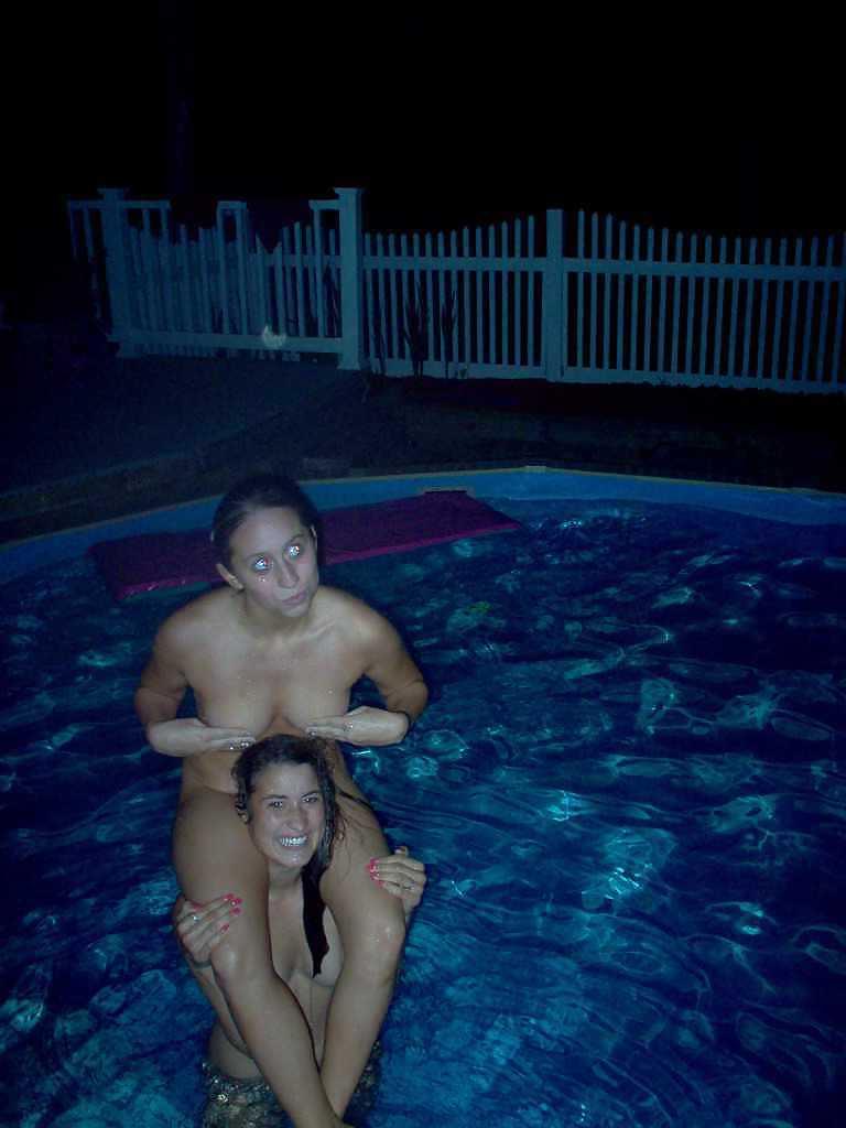 7P Nude pool dare