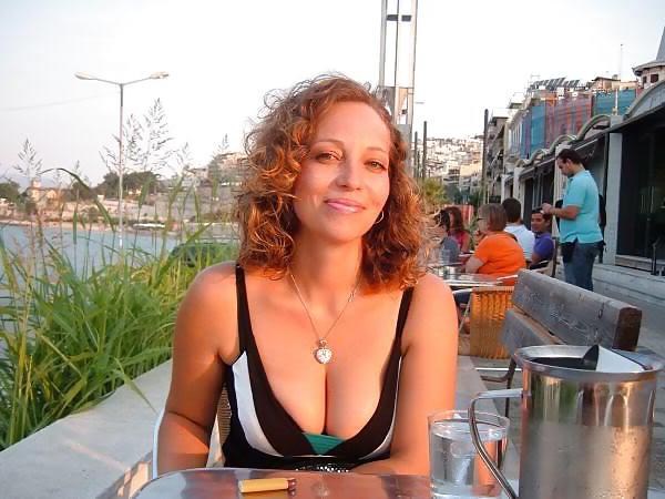19P Downblouse - Cleavage 3