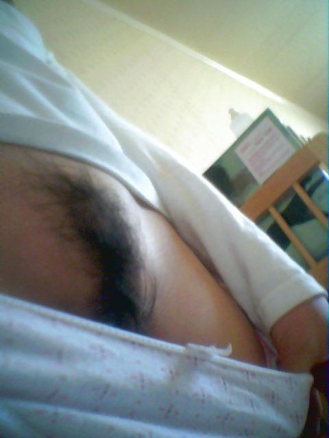 25P Korean girl takes self pics