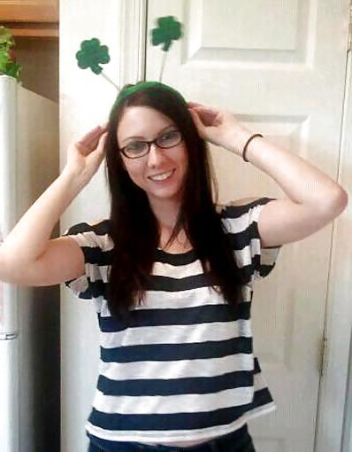 25P Flirty Nerd Girl