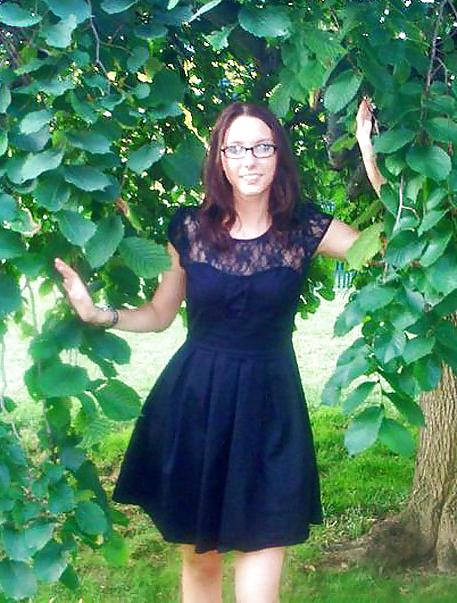 25P Flirty Nerd Girl